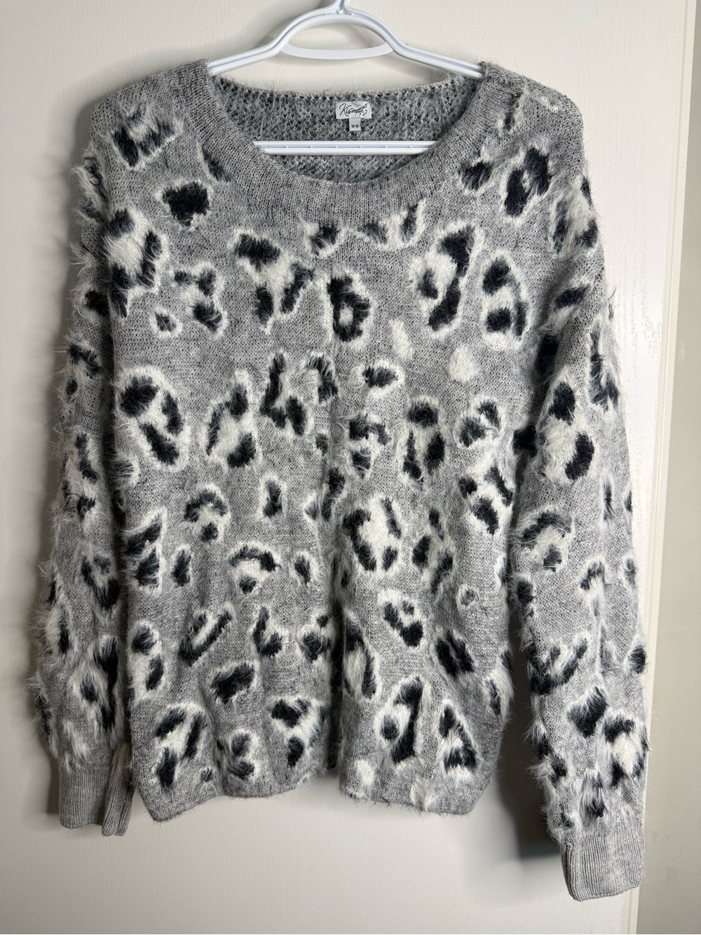 Kismet Cozy Grey Leopard-Print Fuzzy Sweater - Women Medium